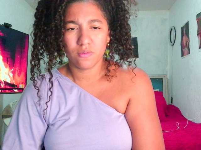 Bellacrespa Live Cam on BongaCams