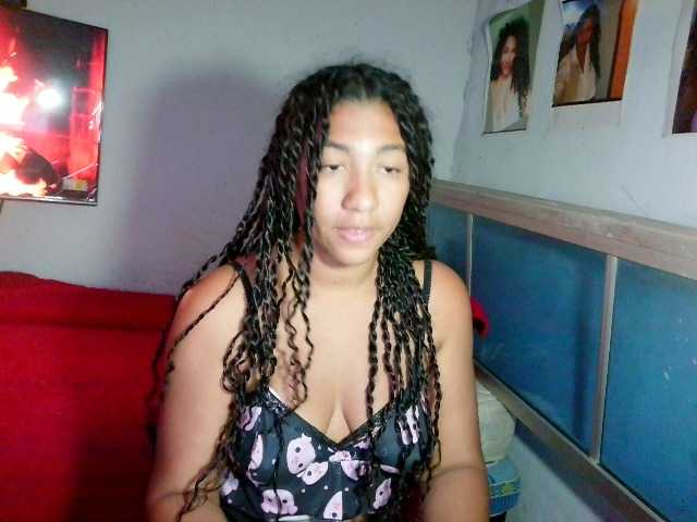 Bellacrespa live cam on BongaCams