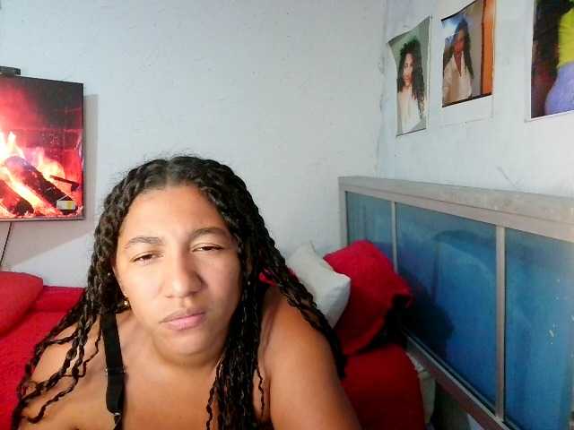 Bellacrespa live cam on BongaCams