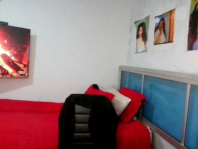 Bellacrespa live cam on BongaCams