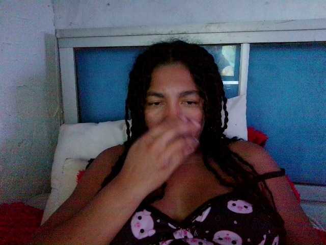 Bellacrespa live cam on BongaCams