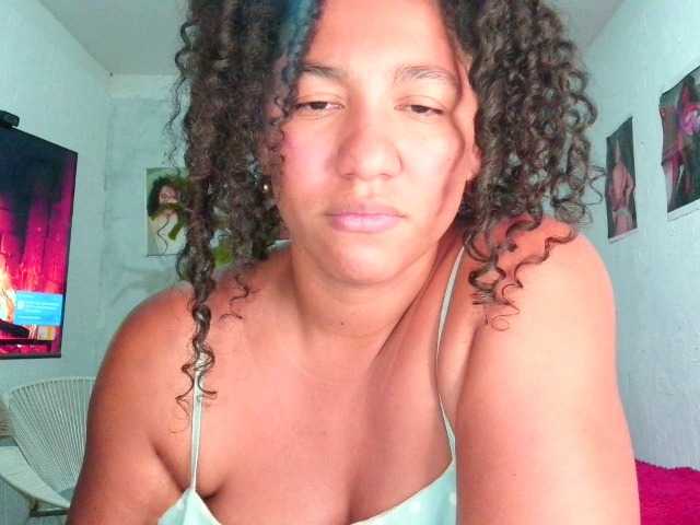 Bellacrespa's BongaCams show and profile