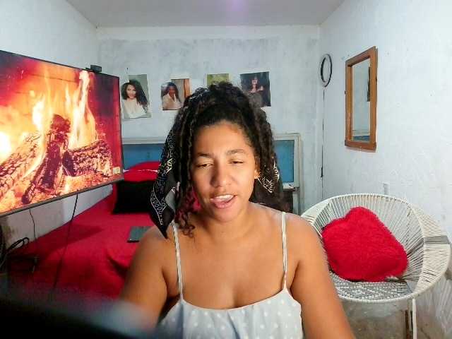 Bellacrespa live cam on BongaCams