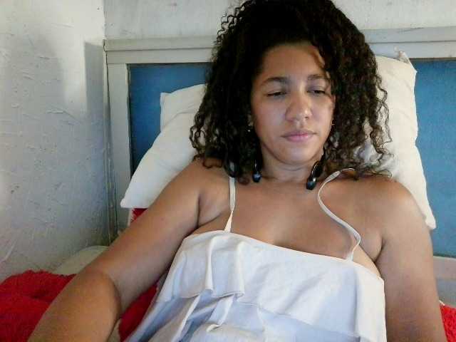 Bellacrespa live cam on BongaCams