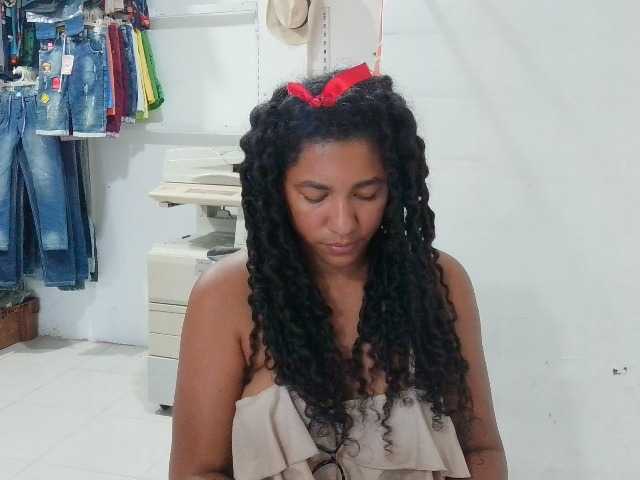 Bellacrespa live cam on BongaCams