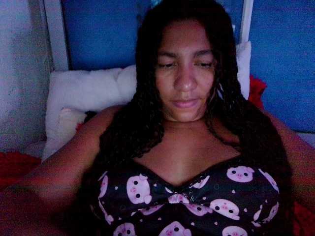 Bellacrespa live cam on BongaCams
