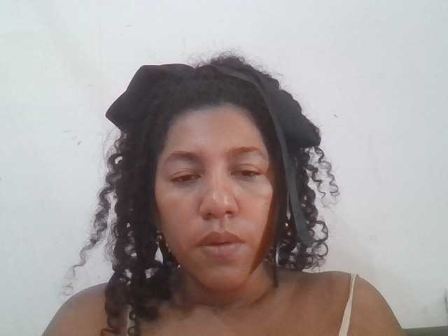 Bellacrespa live cam on BongaCams