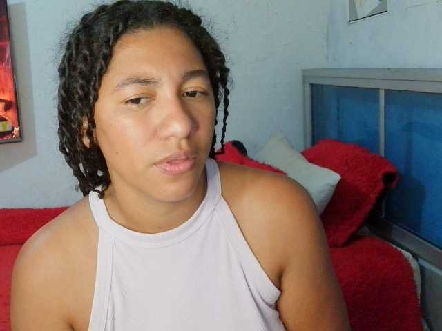 Bellacrespa live cam on BongaCams