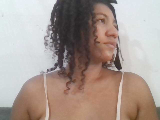 Bellacrespa live cam on BongaCams