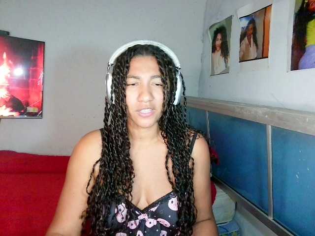 Bellacrespa live cam on BongaCams