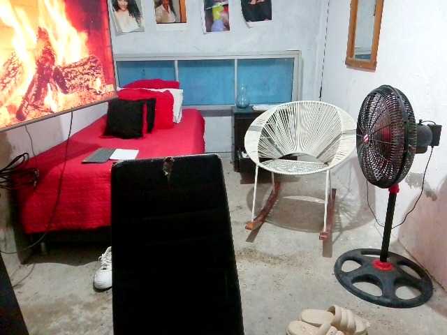Bellacrespa live cam on BongaCams