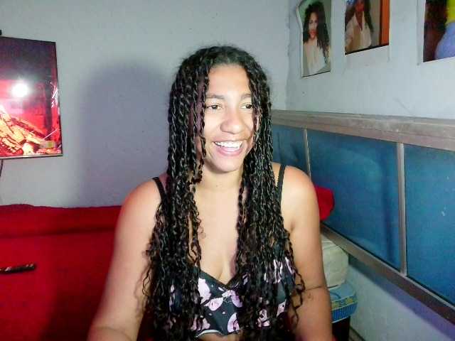 Bellacrespa live cam on BongaCams