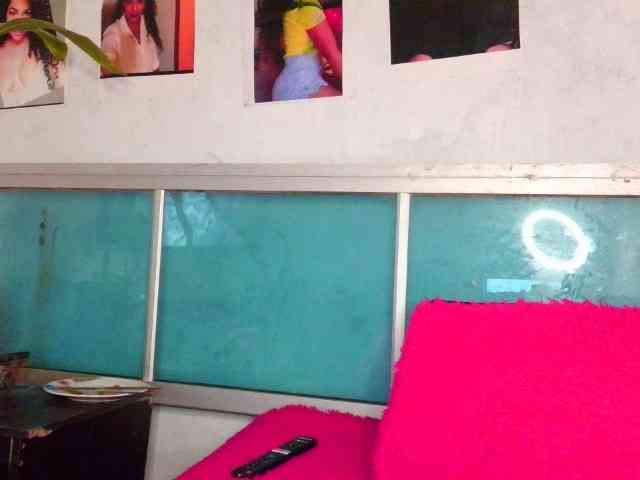 Bellacrespa Live Webcam on BongaCams