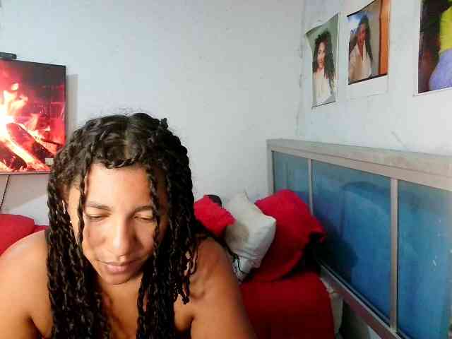 Bellacrespa Live Webcam on BongaCams