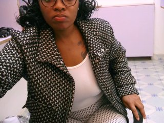 Cece-16's Live Webcam