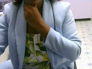 Cece-16's Live Webcam