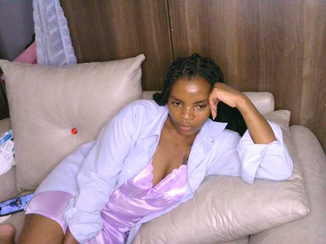 Cece-16 live cam on BongaCams