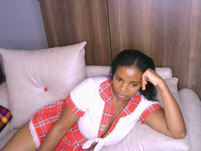 Cece-16 live cam on BongaCams