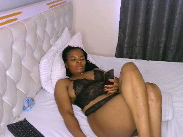 Cece-16 Live Cam on BongaCams