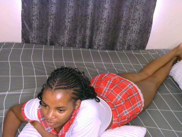Cece-16 live cam on BongaCams