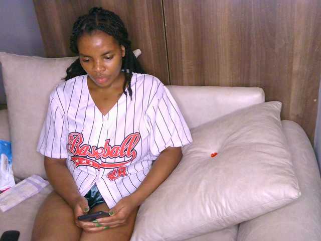 Cece-16 live cam on BongaCams