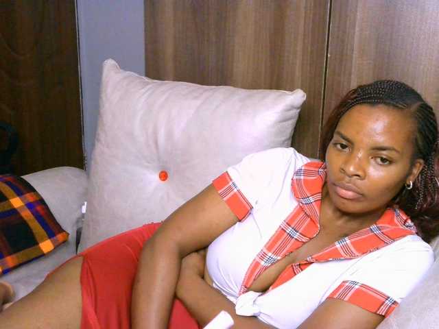 Cece-16 live cam on BongaCams