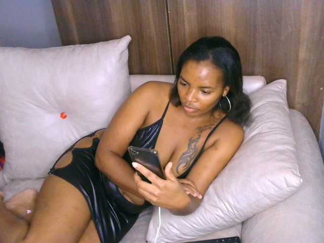 Cece-16 live cam on BongaCams