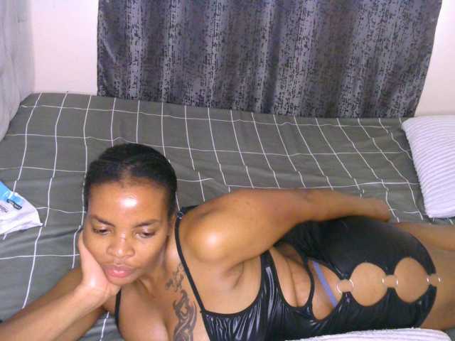 Cece-16 live cam on BongaCams