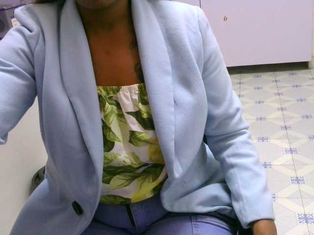 Cece-16 live cam on BongaCams