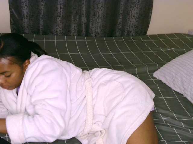 Cece-16 live cam on BongaCams