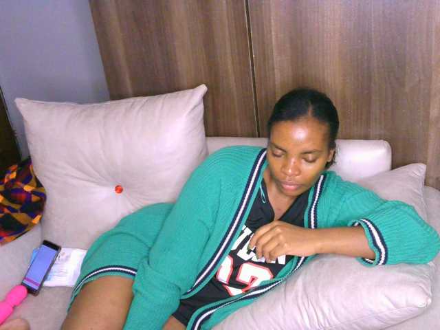Cece-16 live cam on BongaCams