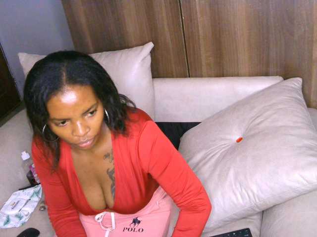 Cece-16 live cam on BongaCams