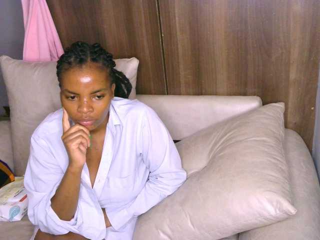 Cece-16 live cam on BongaCams