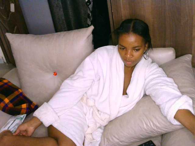 Cece-16 live cam on BongaCams
