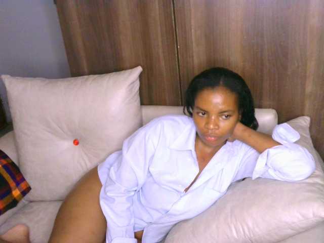 Cece-16 live cam on BongaCams