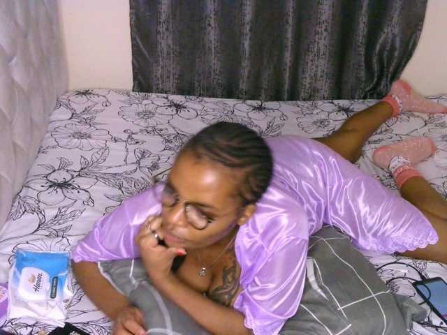 Cece-16 live cam on BongaCams