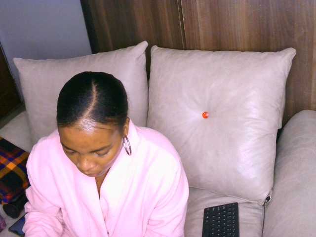 Cece-16 live cam on BongaCams