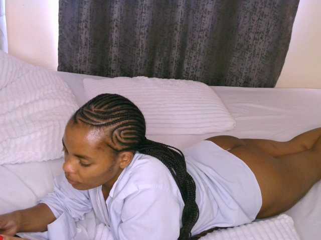 Cece-16 live cam on BongaCams
