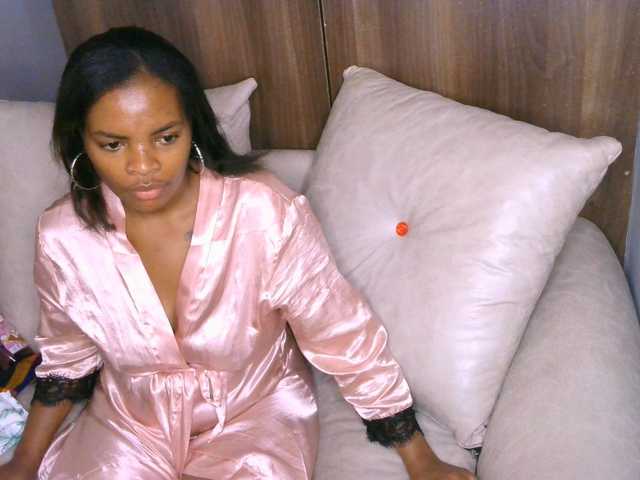 Cece-16 live cam on BongaCams