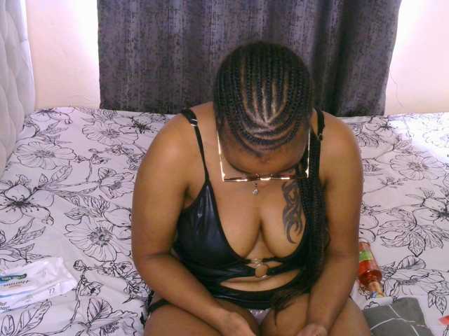 Cece-16 live cam on BongaCams