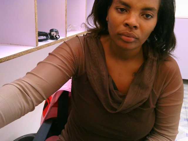 Cece-16 live cam on BongaCams