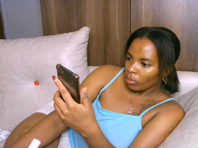 Cece-16 live cam on BongaCams