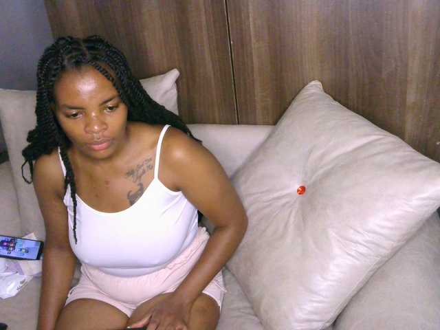 Cece-16 live cam on BongaCams