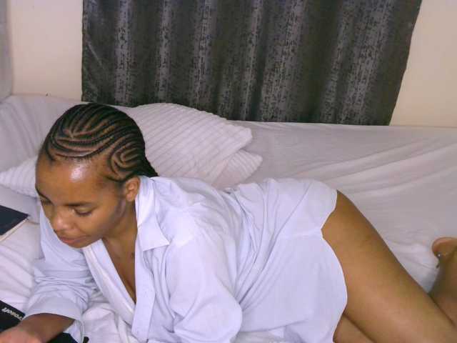 Cece-16 live cam on BongaCams