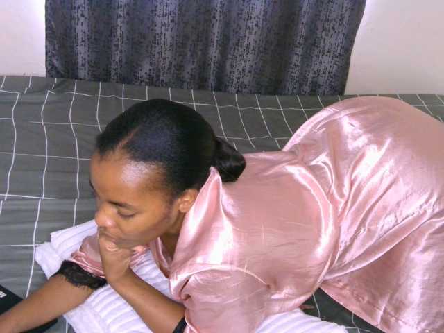 Cece-16, live now on BongaCams