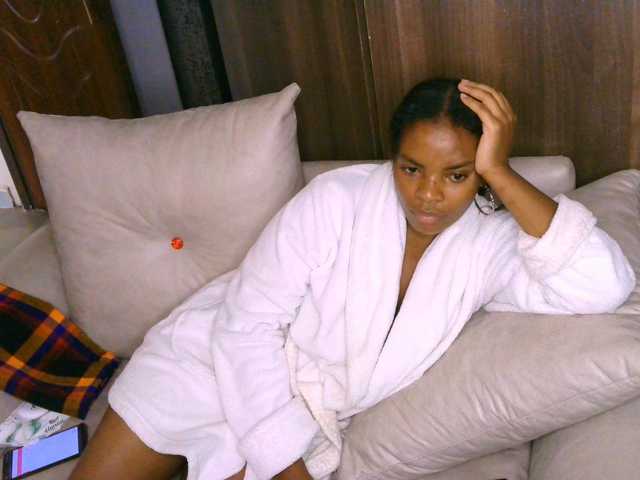 Cece-16 live cam on BongaCams