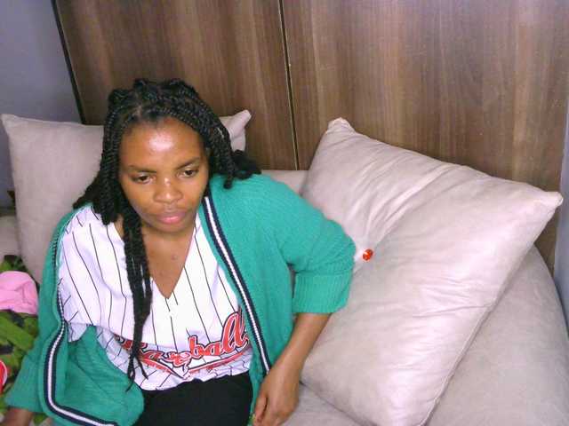 Cece-16 live cam on BongaCams