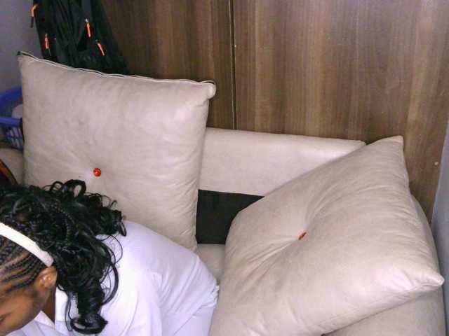 Cece-16 live cam on BongaCams