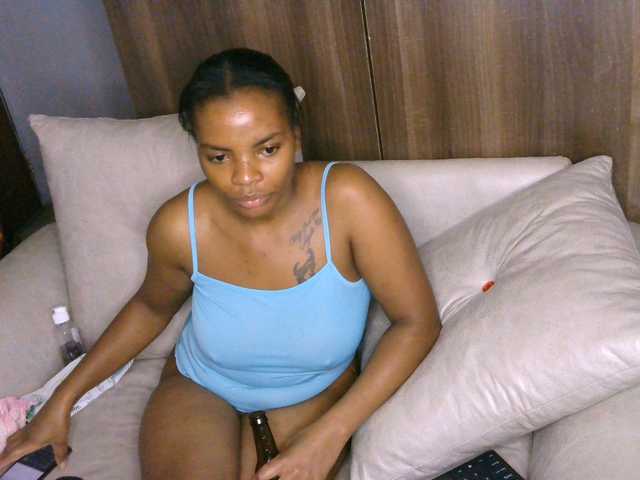 Cece-16 live cam on BongaCams