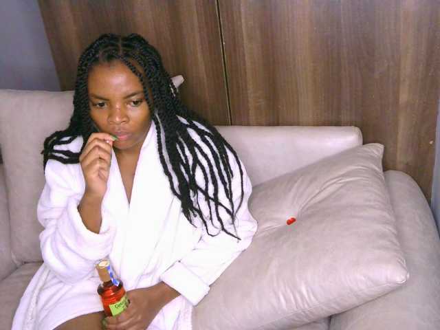 Cece-16 live cam on BongaCams
